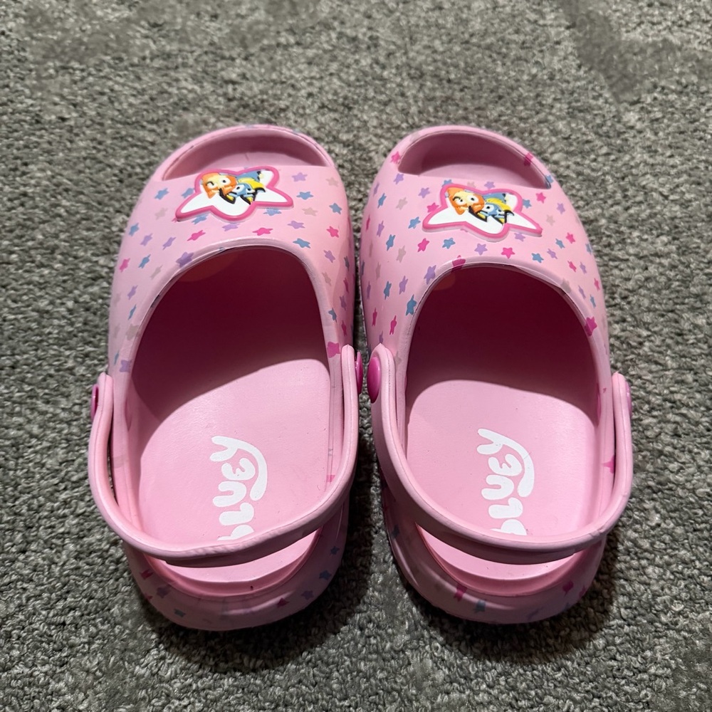 Bluey pink slip on sandals for kids size 9 great condition too and bottom